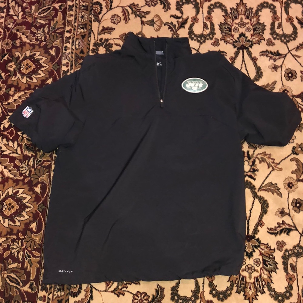 Nike dri fit short sleeve windbreaker